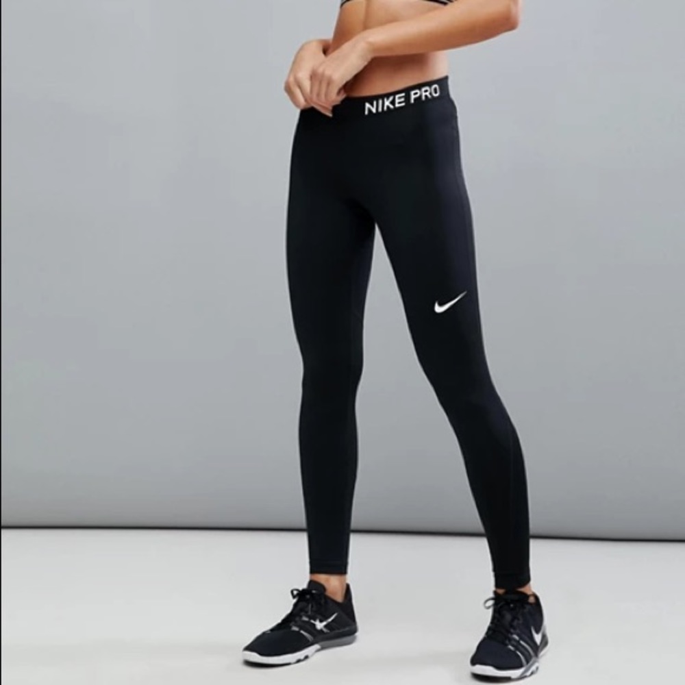 Nike Pro women’s leggings